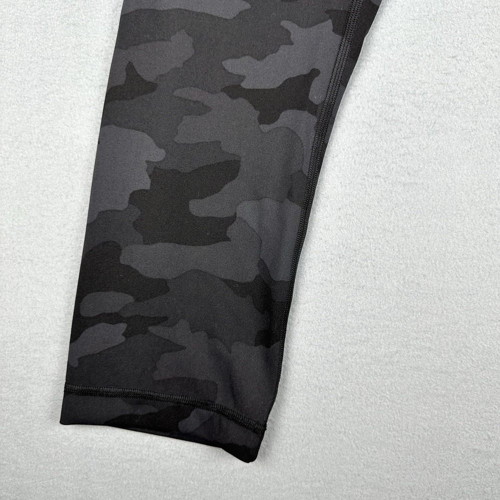 Lululemon Leggings Womens 6 Black Grey Camo Excellent High Rise Crop W6BFBS - Picture 5 of 16